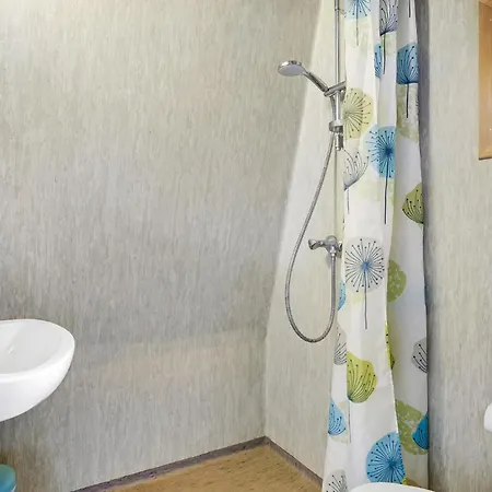 2 Bedroom Stunning In פרדריקה